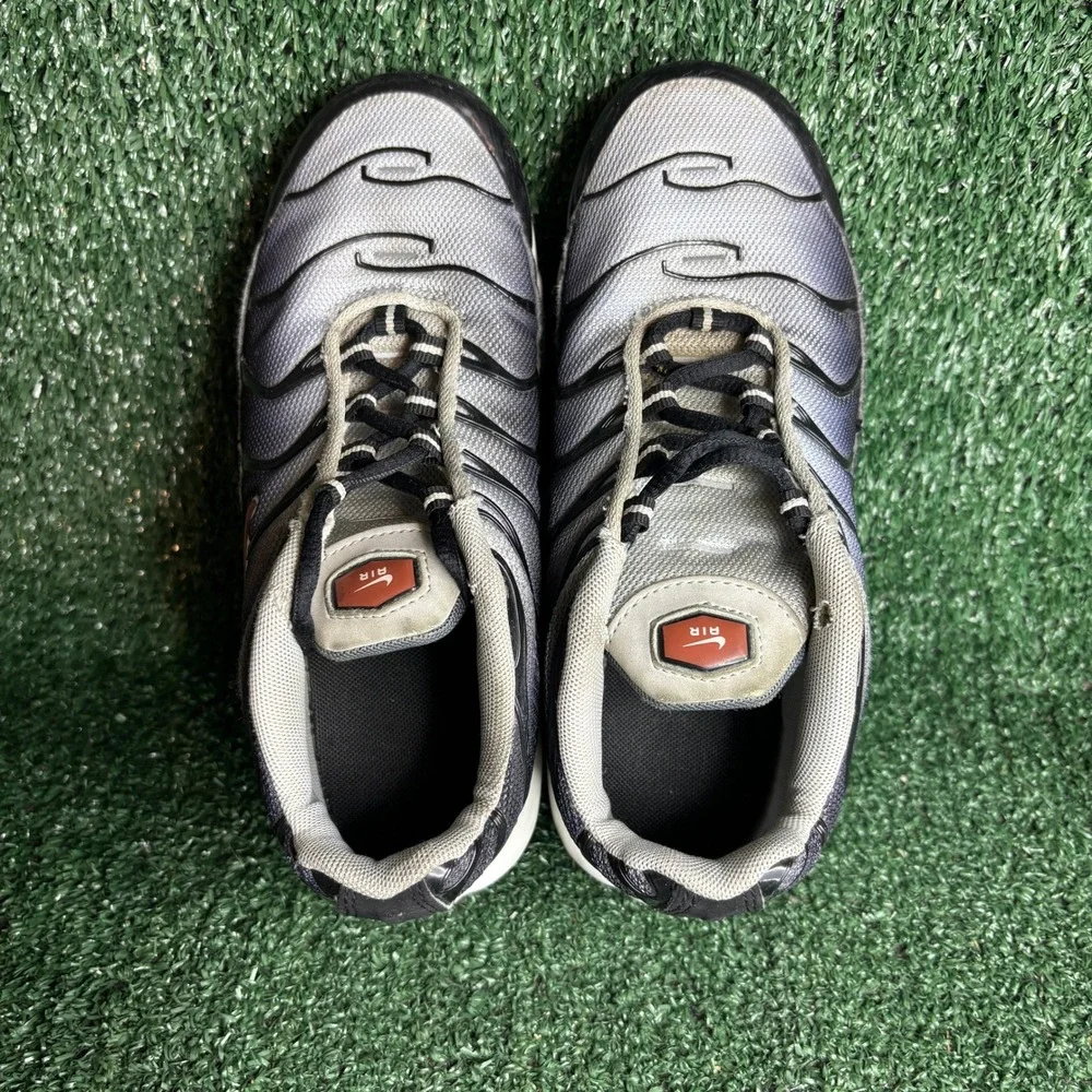 Nike Air Max Plus GS CD0610-023 Sporty Tuned Air Sneakers Grey Black Youth Sz 3Y
